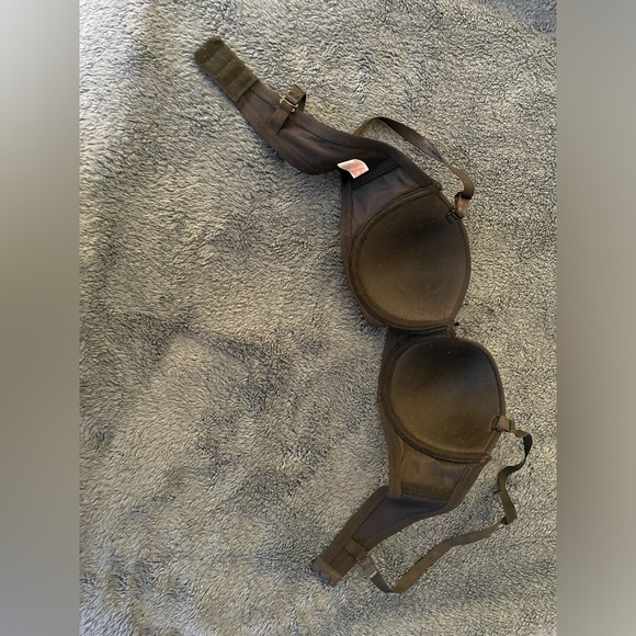 Black bra, European style e size 80 or 36A, strapless almost new condition - Picture 5 of 6